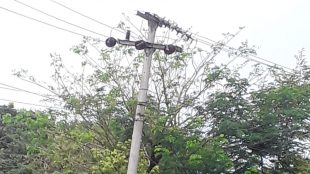 Tiang listrik yang perlu diperbaiki di Desa Cidahu, Kecamatan Pagaden Barat, Subang (dok. KM)