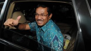 Tersangka Mantan Bupati Bogor Rachmat Yasin dipanggil KPK, hari Jumat 17/7/2020 (dok. Merdeka.com/dwi narwoko)