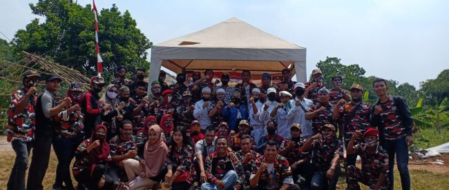 LMP (Laskar Merah Putih) MAC (Markas Anak Cabang) Parungpanjang Gelar Santunan Yatim Piatu Untuk Menyambut Tahun Baru Islam 1 Muharram 1442 Hijriah pada hari minggu 30 Agustus 2020, di Pendopo Kades Lumpang Perdayu, (Dok : Hari Setiawan Muhammad Yasin/KM)