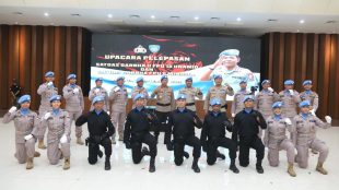 Kapolri lepas Satgas Garuda Bhayangkara ke Sudan dan Afrika Tengah, di Aula Bareskrim Polri Jakarta Selatan, Rabu siang 2/9/2020 (dok. Hari Setiawan Muhammad Yasin/ KM)