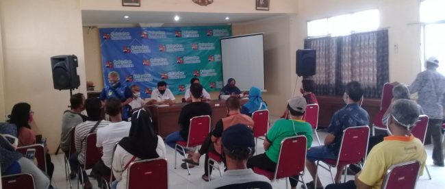 Warga Kelurahan Bondongan, Kecamatan Bogor Selatan, Kota Bogor, di kantor Kelurahan Bondongan, Kamis 3/9/2020 (dok. KM)