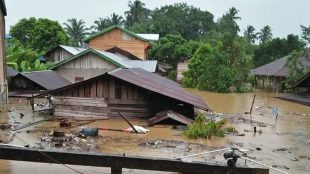 Kondisi Nagari Ujung Gading, Kecamatan Lembah Melintang, Pasaman Barat, yang terendam luapan Sungai Batang Bayang, Jumat sore 4/9/2020 (dok. KM)