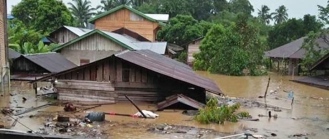 Kondisi Nagari Ujung Gading, Kecamatan Lembah Melintang, Pasaman Barat, yang terendam luapan Sungai Batang Bayang, Jumat sore 4/9/2020 (dok. KM)