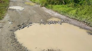 Kondisi Jalan Tomat, Kelurahan Pantai Johor, Kota Tanjungbalai, saat musim hujan (dok. KM)
