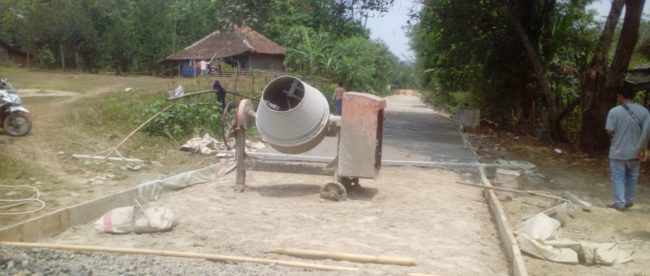 Pembangunan infrastruktur sosial ekonomi wilayah di Desa Pudar, Kecamatan Pamarayan, Kabupaten Serang, Banten (dok KM)