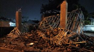 Bangunan dengan anggaran DAU di Kelurahan Pasirmulya yang roboh, 21/9/2020 (dok. KM)