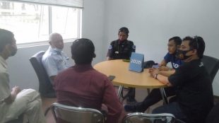 Ketua Persatuan Wartawan Serang Timur (PERWAST) bertemu dengan perwakilan PT. TSIKA terkait pengusiran terhadap wartawan yang dilakukan oleh oknum security (dok. KM)