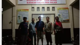 Satreskrim Polres Kaur Beserta Terduga Oknum Kades dan 2 Perangkatnya. Sumber foto: Refrensipublik.com