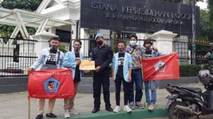 DPD MAPANCAS Kota Bogor Saat Menyerahkan Surat Untuk Presiden Joko Widodo (dok. KM)