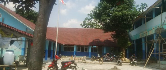 Pekerjaan renovasi di SDN Karang Tengah 01, Kecamatan Babakan Madang, Kabupaten Bogor (dok. KM)
