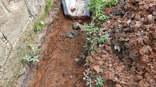 Pemasangan U-ditch di Sumber Jaya yang tidak memakai lantai kerja (dok. KM)