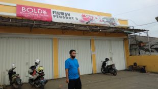 Unit reserse saat olah TKP pencurian toko perabotan (dok. KM)