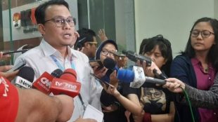 Plt. Juru bicara Bidang Penindakan KPK, Ali Fikri, saat diwawancarai wartawan, Jumat malam 13/11/2020 (Dok. Hari Setiawan Muhammad Yasin/KM)