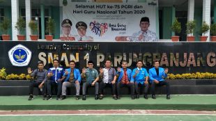SMAN 1 Parungpanjang, Civitas Akademik PGRI Parungpanjang Dan DPK KNPI Parungpanjang selesai mendiskusikan Program SMAN Terbuka Yang Akan Membuka 300 Peserta Didik Baru Di Tahun 2021, Jagabaya Senin Siang 28/12/2020 (dok. Hari Setiawan Muhammad Yasin/KM)