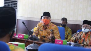Kepala Biro Pemkesra Setda Provinsi Bengkulu Edie Hartawan saat mentampaikan pemaparannya