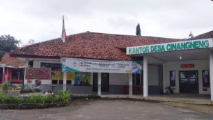 Kantor desa Cinangneng, Kecamatan Tenjolaya, Kabupaten Bogor (dok. KM)