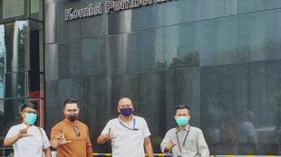 Ketua DPC KWRI Kota Metro beserta pengurus kunjungi kantor KPK di Jakarta, dalam rangka Kunjungan Kerja Tahun 2021 (dok. KM)