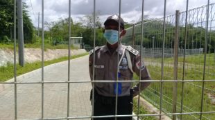Petugas keamanan di SPAM Millenium City, Parungpanjang (dok. KM)