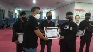 Pemberian SK Paguron Silat bagi 52 perguruan silat yang berada di bawah naungan IPSI Kota Bogor (dok. KM)