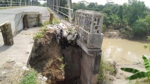 Kondisi jembatan di atas Kali Cipunagara, Compreng, Subang (dok. KM)