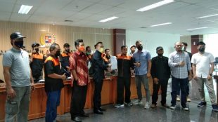 Ketua Komisi II DPRD Kota Bogor saat menerima aspirasi juru parkir dan warga Curug Mekar, Selasa 25/5/2021 (dok. KM)