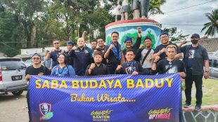 Relawan Ganjarist Provinsi Banten melakukan lawatan ke Budaya Adat Baduy dalam "Saba Budaya Baduy", Sabtu 8/1/2022 (dok. Hari Setiawan Muhammad Yasin/KM)