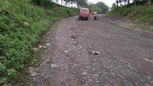 Jalan rusak di Desa Rengasjajar, Kecamatan Cigudeg, Kabupaten Bogor (dok. KM)