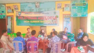 Acara sosialisasi manajemen aset di Desa Sumber Makmur, Kecamatan Muara Saung (dok. KM)