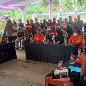 Beri Dukungan Moril dan Materil, Ridwan Kamil Tinjau Langsung Lokasi Bencana Alam di Kecamatan Pamijahan dan Leuwiliang
