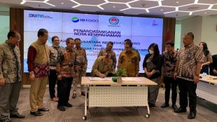 Menteri Badan Usaha Milik Negara (BUMN) Erick Thohir menegaskan komitmen BUMN dalam berkolaborasi dengan banyak pihak dalam mendukung pengembangan UMKM, di Gedung Olahraga Nanggala Kopassus, Jakarta Timur, Rabu Siang (13/07/2022) (Dok. Hari Setiawa Muhammad Yasin/KM)