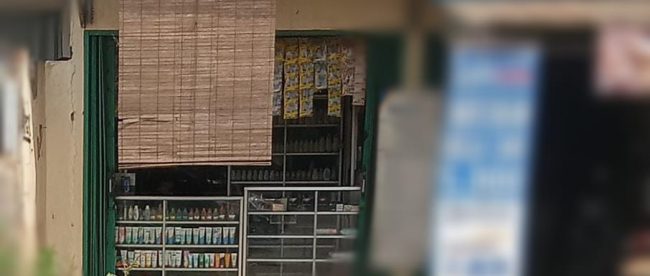 Penjualan obat golongan G merk Eximer dan Tramadol di Kecamatan Cisauk, Kabupatan Tangerang, selasa siang 2/8/2022 (dok. Hari Setiawan Muhammad Yasin/KM)