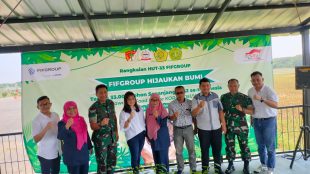 Kegiatan penanaman ribuan pohon Danrem 051/Wijayakarta bersama FIF Group di kawasan Food Estate Korem 051/Wijayakarta, Desa Wanajaya, Kecamatan Cibitung, Kabupaten Bekasi, Selasa (27/9/2022)
